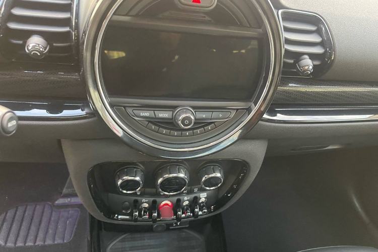Used MINI Clubman 2019 1.5T COOPER Interior 3