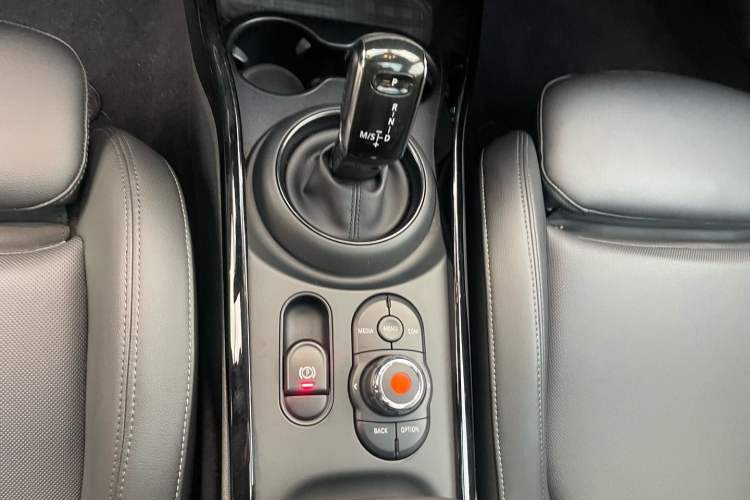 Used MINI Clubman 2019 1.5T COOPER Interior 4
