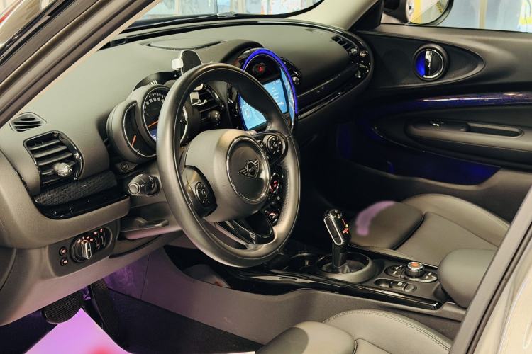 Used MINI Clubman 2019 1.5T COOPER Interior 4