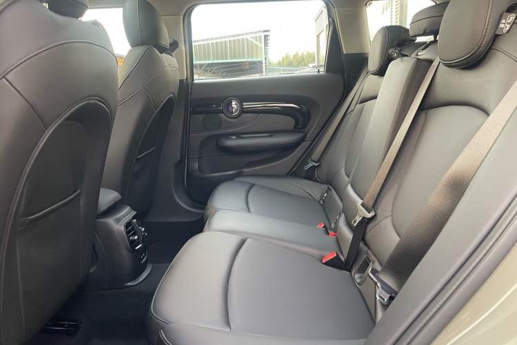 Used MINI Clubman 2019 1.5T COOPER Interior 6