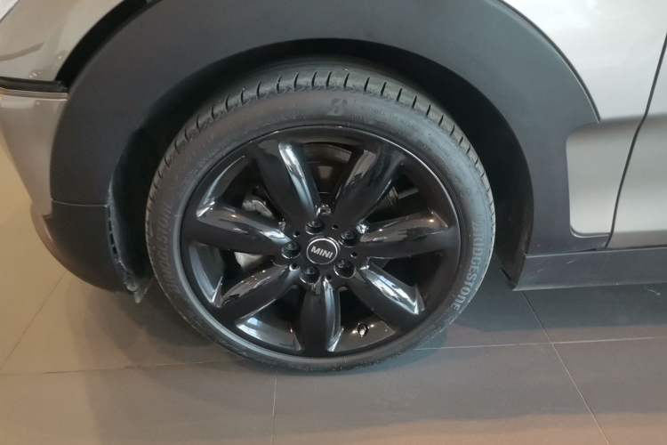 Used MINI Clubman 2019 1.5T COOPER Left Front Wheel Hub