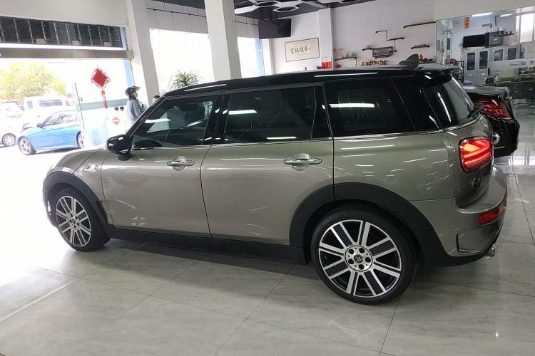 Used MINI Clubman 2019 2.0T COOPER S Left Side