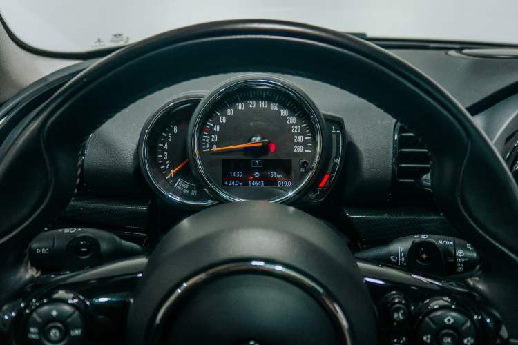 Used MINI Clubman 2019 2.0T COOPER S Odometer Close Up