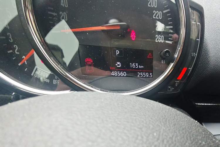 Used MINI Clubman 2019 2.0T COOPER S Odometer Close Up