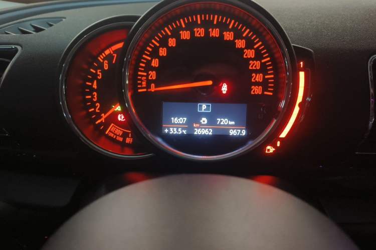 Used MINI Clubman 2019 1.5T COOPER Connoisseur Odometer Close Up