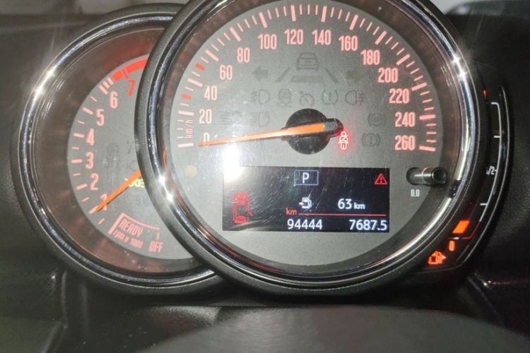 Used MINI Clubman 2019 1.5T COOPER Connoisseur Odometer Close Up
