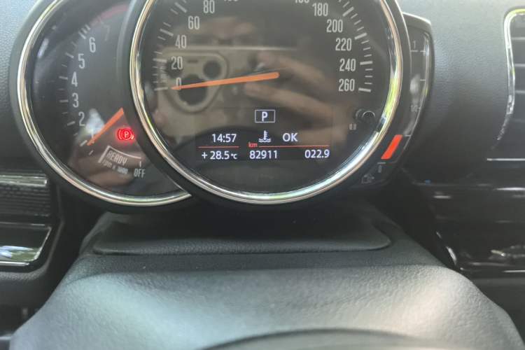 Used MINI Clubman 2019 2.0T COOPER S Moon Edition Odometer Close Up