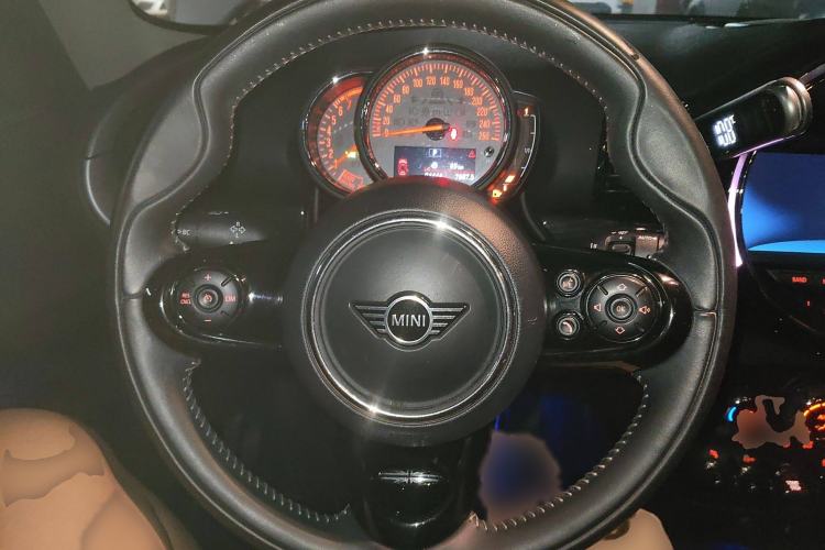 Used MINI Clubman 2019 1.5T COOPER Connoisseur Steering Wheel