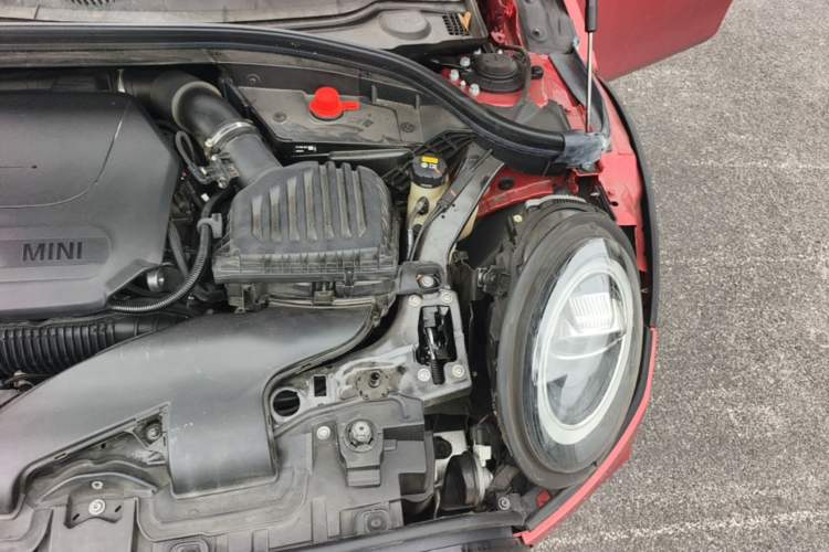 Used MINI Clubman 2019 2.0T COOPER S Engine Bay Left