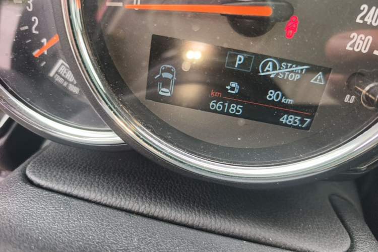 Used MINI Clubman 2019 2.0T COOPER S Odometer Close Up