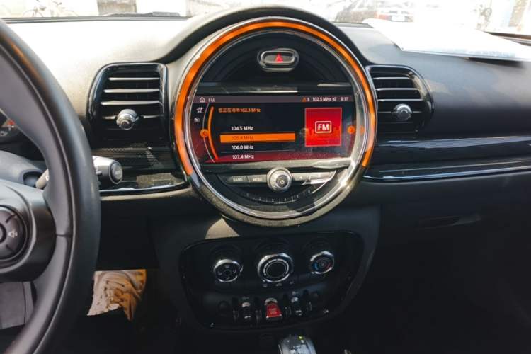 Used MINI Clubman 2019 1.5T ONE Aesthetic Edition Audio And AC Panel