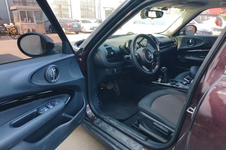 Used MINI Clubman 2019 1.5T ONE Aesthetic Edition Driver Seat