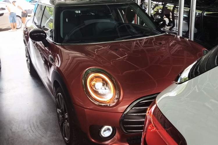 Used MINI Clubman 2019 1.5T COOPER Connoisseur Front Right 45 Deg