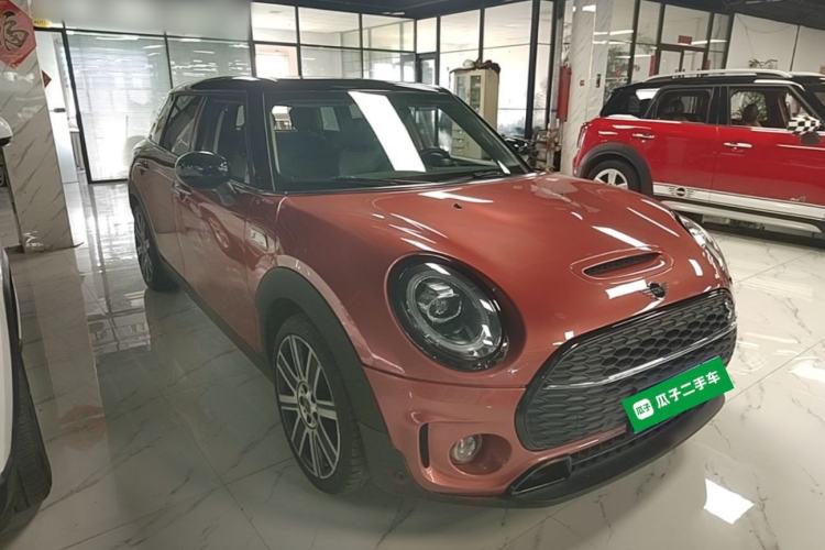 Used MINI Clubman 2019 2.0T COOPER S Front Right 45 Deg