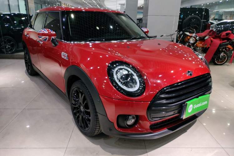 Used MINI Clubman 2019 1.5T ONE Front Right 45 Deg