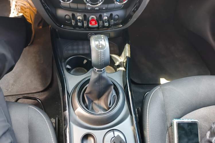 Used MINI Clubman 2019 1.5T ONE Aesthetic Edition Gear Lever
