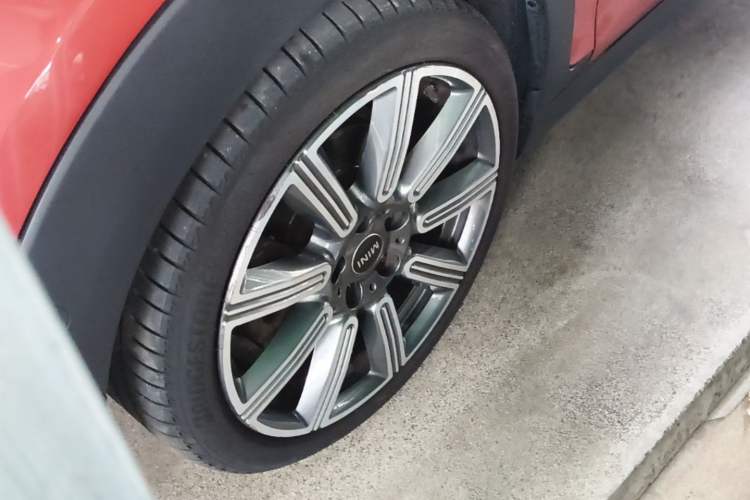 Used MINI Clubman 2019 1.5T COOPER Connoisseur Left Front Wheel Hub
