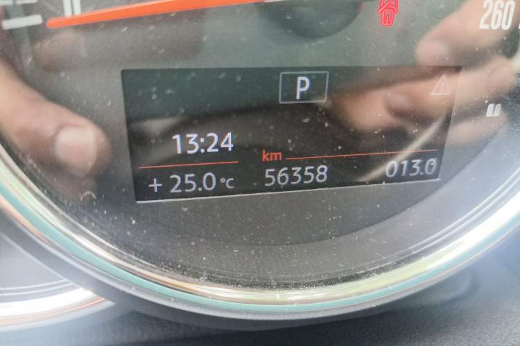 Used MINI Clubman 2019 1.5T ONE Odometer Close Up