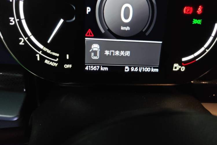 Used MINI Clubman 2019 1.5T COOPER Connoisseur Odometer Close Up