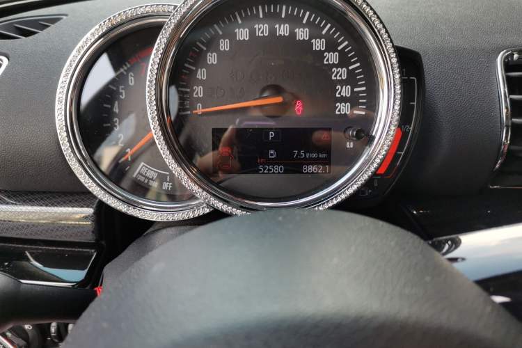 Used MINI Clubman 2019 1.5T COOPER Connoisseur Odometer Close Up
