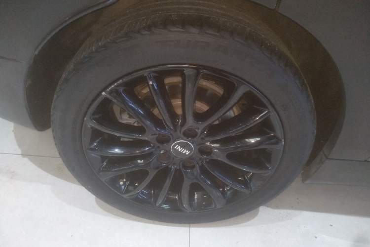 Used MINI Clubman 2019 1.5T ONE Right Rear Wheel Hub