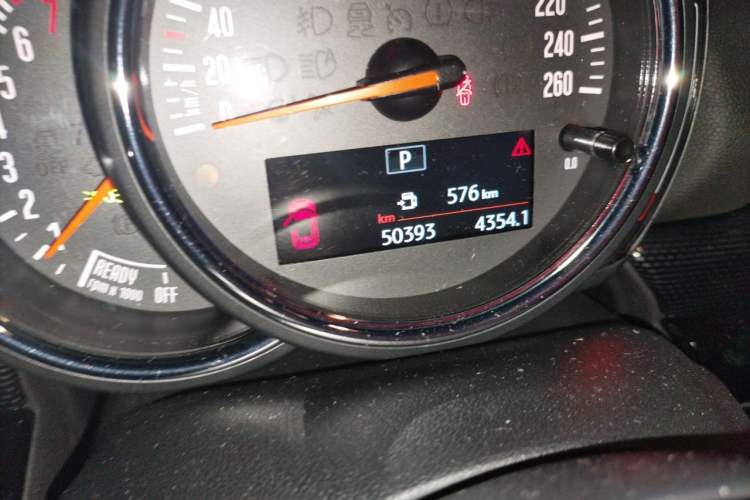 Used MINI Clubman 2019 1.5T COOPER Odometer Close Up