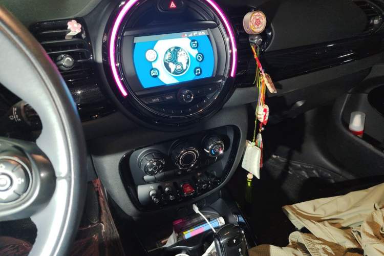 Used MINI Clubman 2019 1.5T ONE Audio And AC Panel