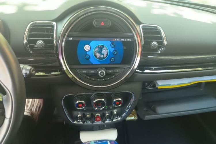 Used MINI Clubman 2019 1.5T COOPER Connoisseur Audio And AC Panel