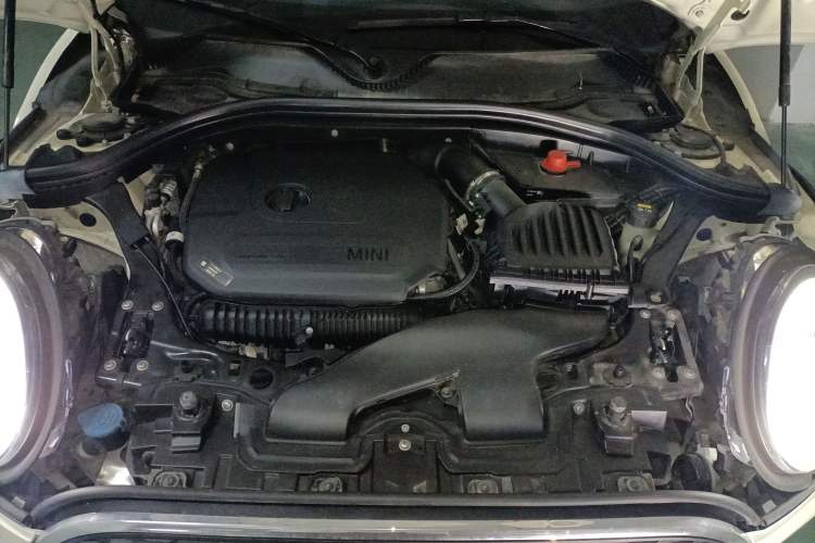 Used MINI Clubman 2019 2.0T COOPER S Engine Bay