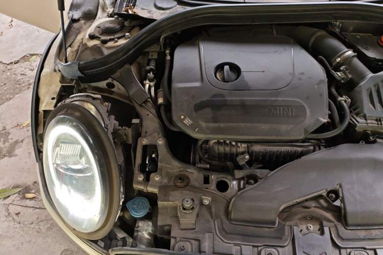 Used MINI Clubman 2019 1.5T ONE Engine Bay Right