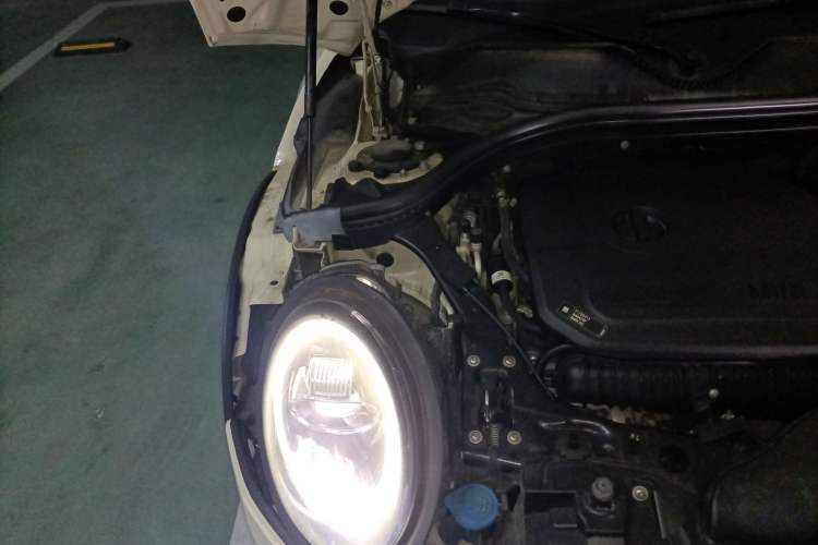 Used MINI Clubman 2019 2.0T COOPER S Engine Bay Right