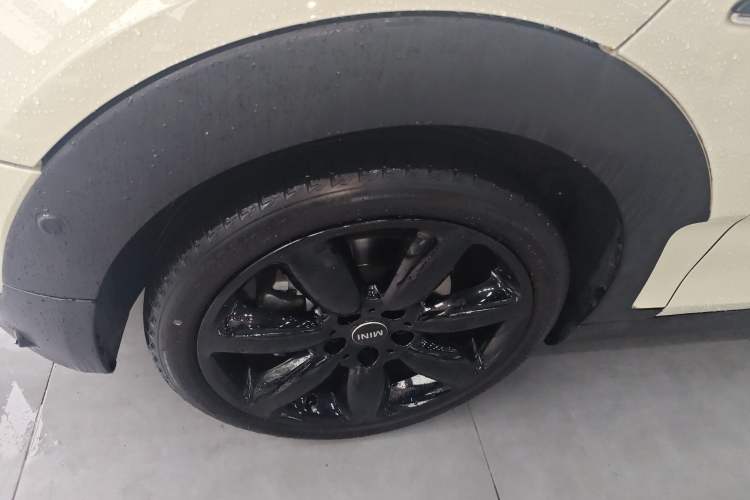 Used MINI Clubman 2019 1.5T COOPER Connoisseur Exterior 4