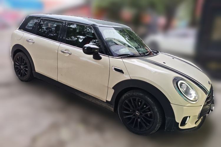 Used MINI Clubman 2019 1.5T ONE Front Right 45 Deg