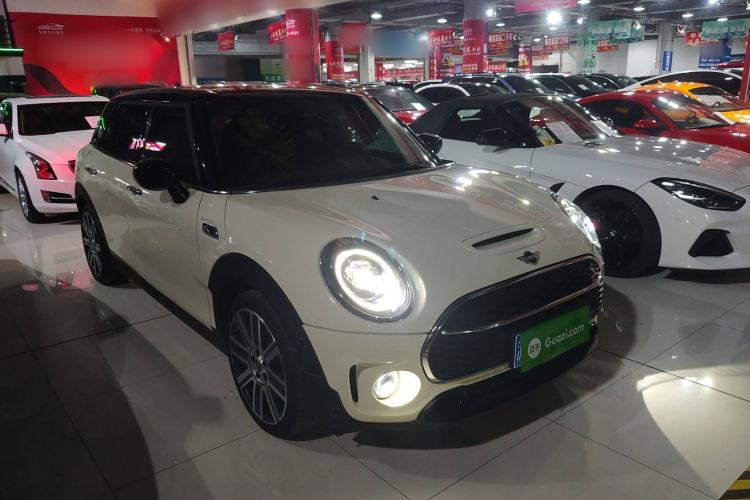 Used MINI Clubman 2019 2.0T COOPER S Front Right 45 Deg