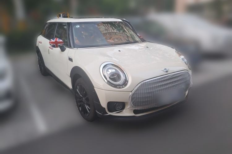 Used MINI Clubman 2019 1.5T ONE Front Right 45 Deg