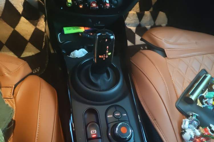 Used MINI Clubman 2019 1.5T ONE Gear Lever