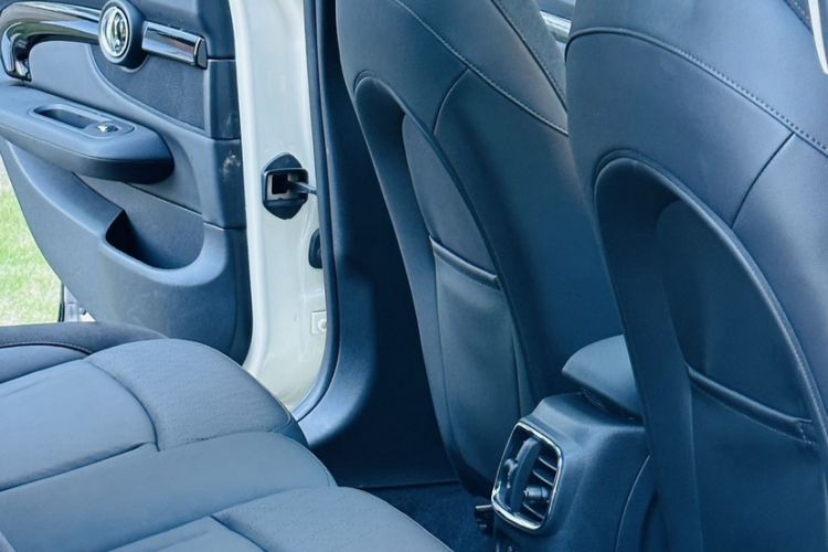 Used MINI Clubman 2019 1.5T COOPER Connoisseur Interior 9