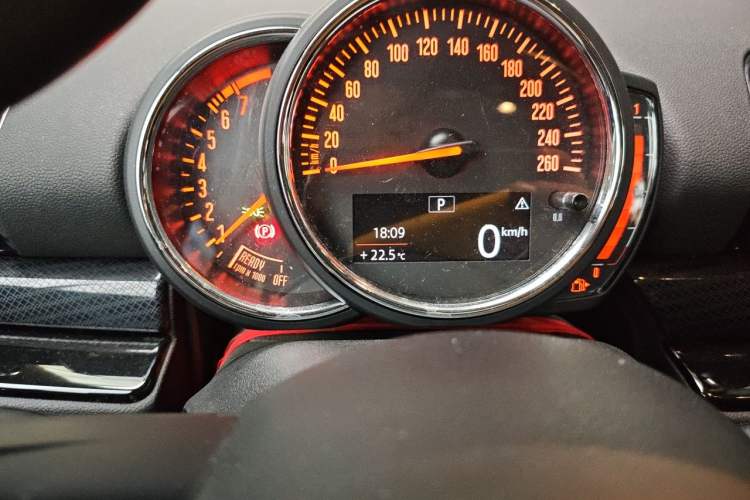 Used MINI Clubman 2019 1.5T ONE Odometer Close Up