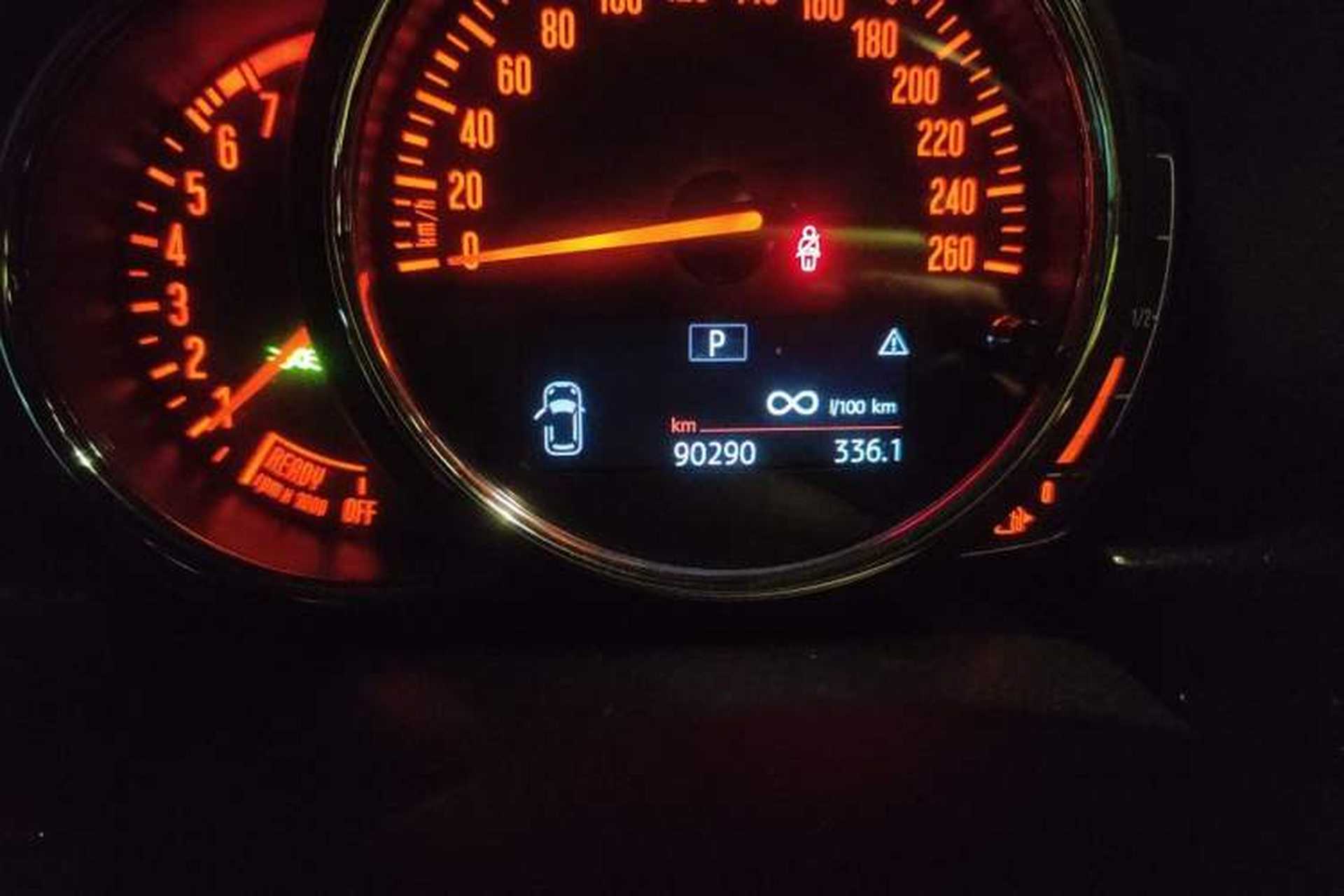 Used MINI Clubman 2019 1.5T COOPER Odometer Close Up