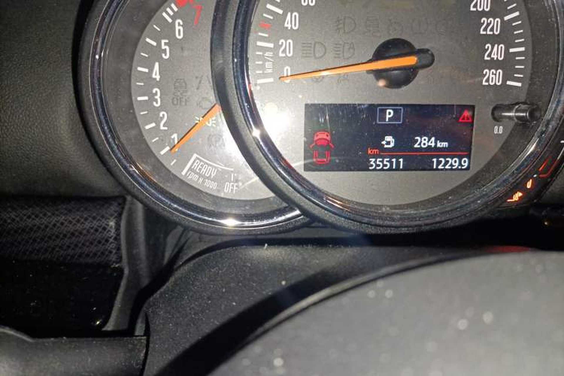 Used MINI Clubman 2019 2.0T COOPER S Odometer Close Up