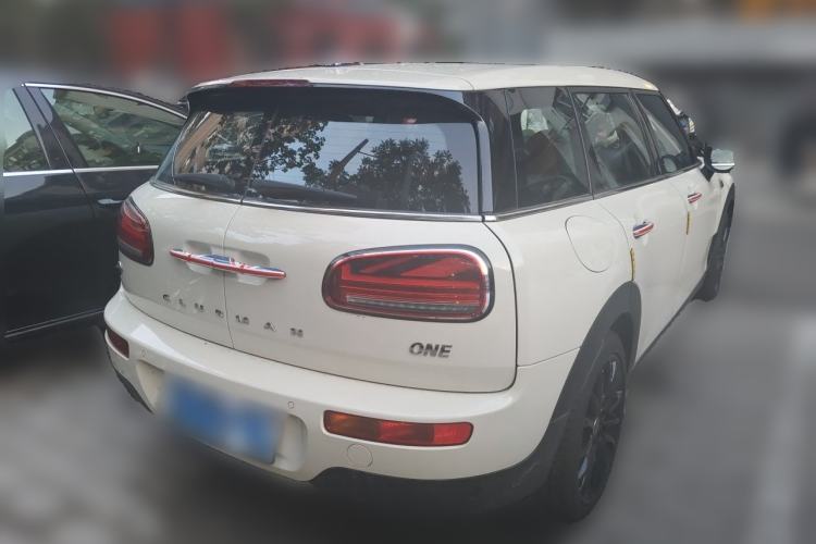 Used MINI Clubman 2019 1.5T ONE Rear Right 45 Deg