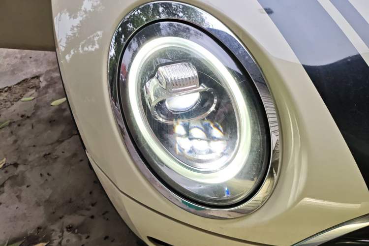 Used MINI Clubman 2019 1.5T ONE Right Front Headlight