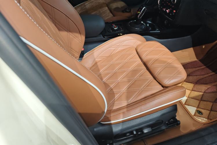 Used MINI Clubman 2019 1.5T COOPER Connoisseur Right Front Seat