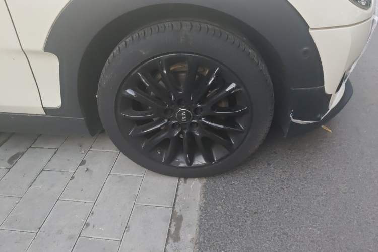 Used MINI Clubman 2019 1.5T ONE Right Front Wheel Hub