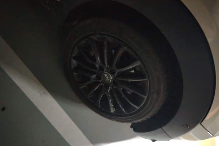 Used MINI Clubman 2019 1.5T ONE Right Front Wheel Hub