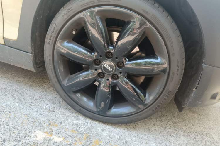 Used MINI Clubman 2019 1.5T COOPER Connoisseur Right Front Wheel Hub