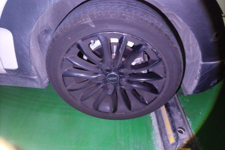 Used MINI Clubman 2019 1.5T ONE Right Front Wheel Hub