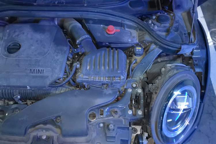 Used MINI Clubman 2021 2.0T COOPER S Engine Bay Left