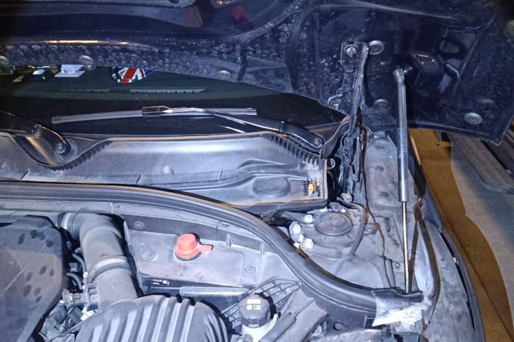 Used MINI Clubman 2021 1.5T COOPER Connoisseur Engine Bay Left