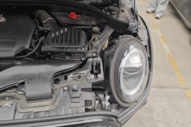 Used MINI Clubman 2021 2.0T COOPER S Engine Bay Left